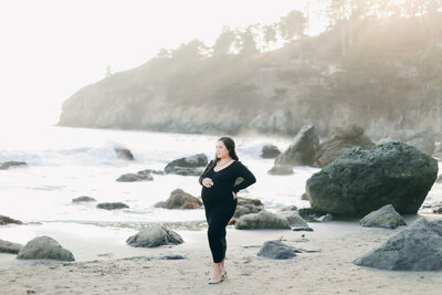 SanFrancisco-Maternity-Photographer-LykaMakPhotography maternity session by the beach in san francisco