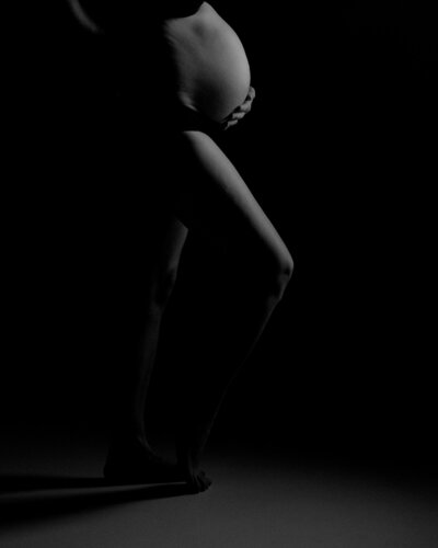 Ameline Studio Pregnancy close up
