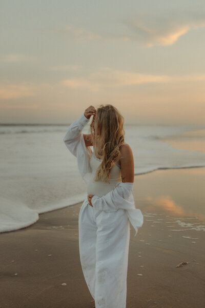 Maternity photos at the beach in Virginia