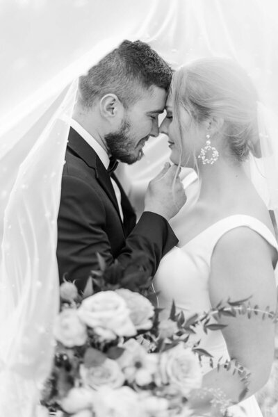 Bret and Brandie Evansville Owensboro Weddings Black and White Gallery64