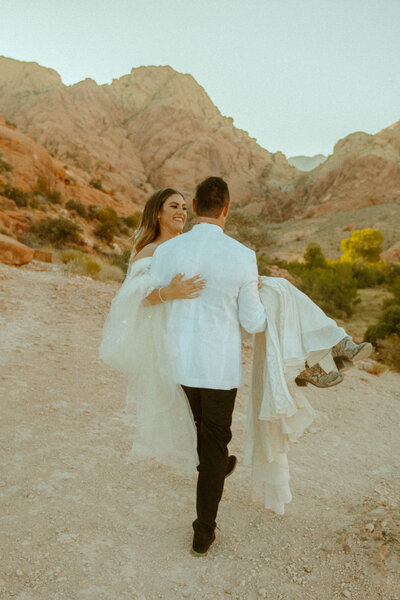 Colorado and Czech Republic couple eloping in Red Rock Canyon in Las Vegas, Nevada