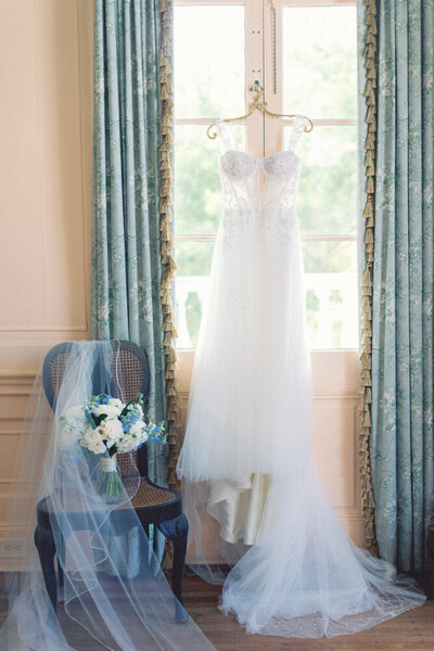 brides dress with flowers