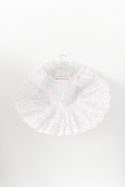 A natural, delicate and timeless pregnancy and baby photographer based in Concord, California.