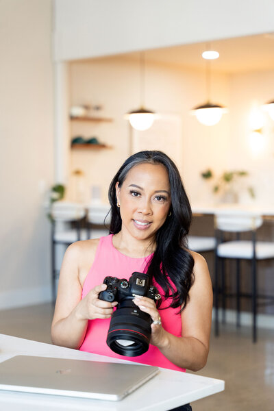 Senior portrait photographer in Dallas capturing authentic and stylish brand and senior photography for high school seniors.