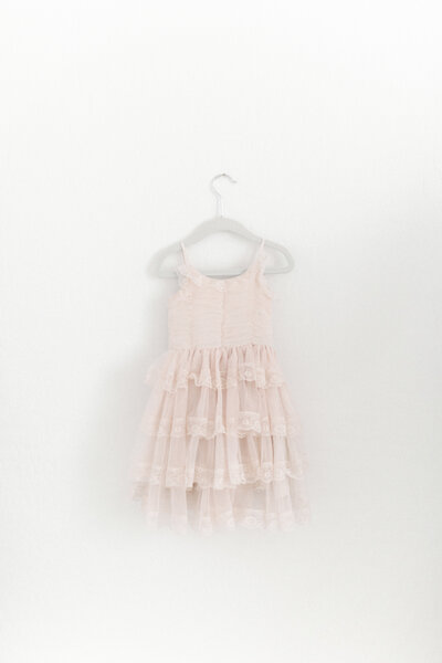 A natural, delicate and timeless pregnancy and baby photographer based in Concord, California.