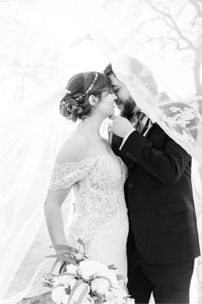 Kindred Oaks Texas Wedding-86_Ilse Salinas Photography Texas Wedding Photographer