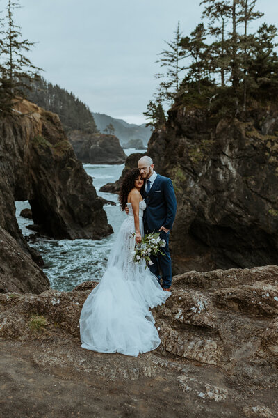Couple elopes on the Oregon Coast