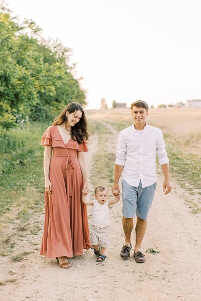 family on dirt road by Philadelphia Family Photographer