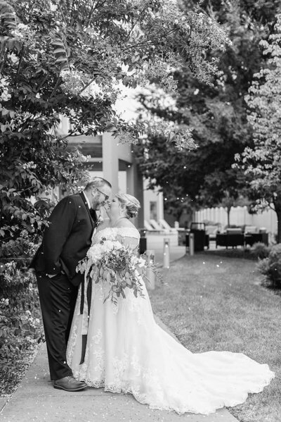 Bret and Brandie Evansville Owensboro Weddings Black and White Gallery49