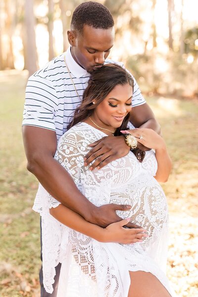 18 Maternity Photography Tips for Impressing the Mom-to-Be