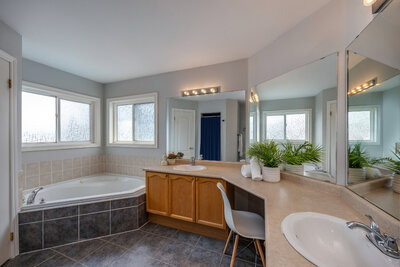 36 Westside ensuite