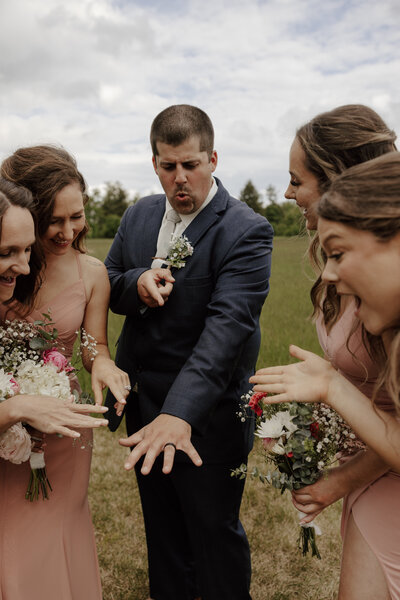 detail shot of brides jewelry on wedding day in peoria il