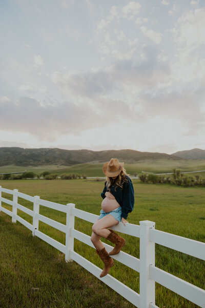 Northern-Virginia-Countryside-Maternity-Photos-38