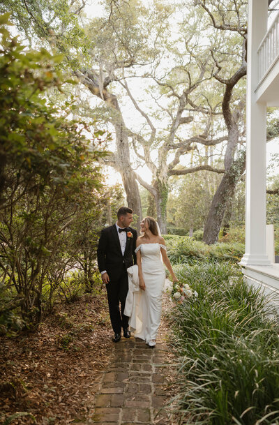 Florida wedding photographer in FL panhandle capturing a wedding