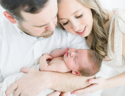 atlanta newborn photographer photoshoot in studio kiah studios woodstock - parents and baby