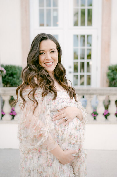 Pregnant woman portrait y Miami Maternity Photographer
