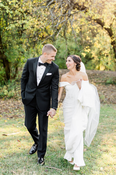 The Best Cincinnati Wedding Photographer Devau Park Monastery Skyline