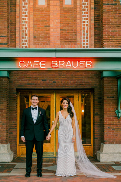 The front entrance to Cafe Brauer.