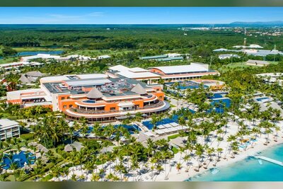 Big elegant ocean resort