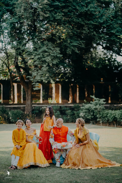 LUXURY WEDDING PHOTOGRAPHER | FAMILY PORTRAIT BY OMBRE