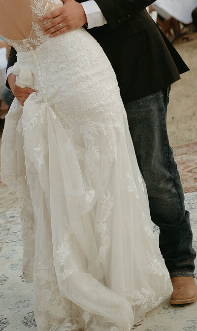 As a wedding photographer, I specialize in candid, heartfelt photography, capturing authentic moments on the Oregon Coast, in the Willamette Valley, and worldwide. Whether you're eloping on the beach or celebrating in the vineyard, I create timeless images that tell the story of your unique love, no matter the location.