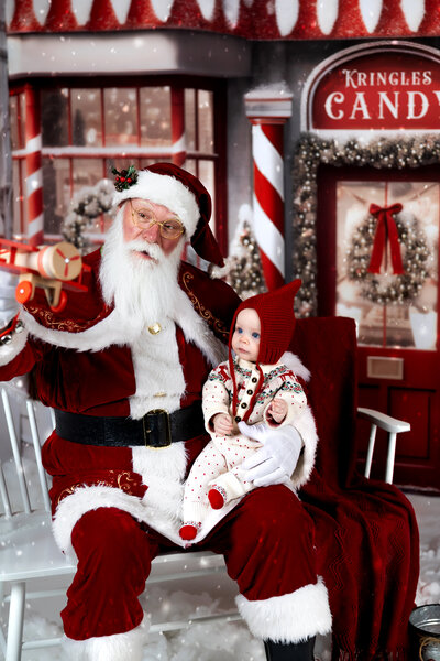 Wright-KraftFamily_Santa2023_PDS-2509-Snow