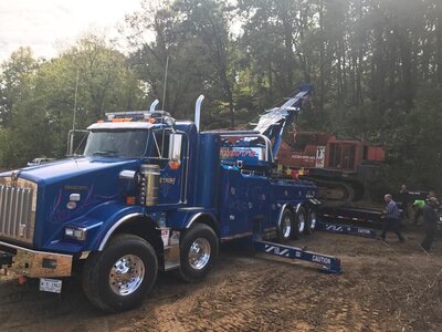 East St. Louis heavy-duty winching tow truck