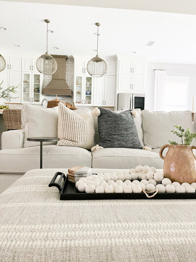 Client testimonials sharing experiences with Holling Home Interiors’ full-service design, custom build-outs, and renovation projects.