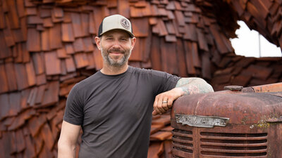 Joe Stebbing of Bear Hollow Wood Carvers