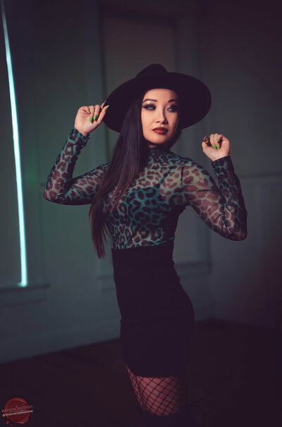 Kimmy in Leopard Green and Hat