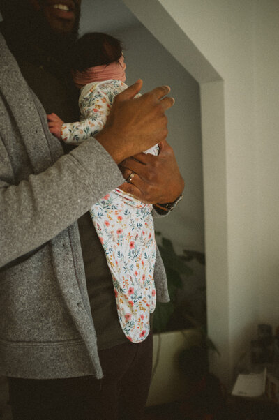 Spring time in home newborn photos - Isa Photo+Film64