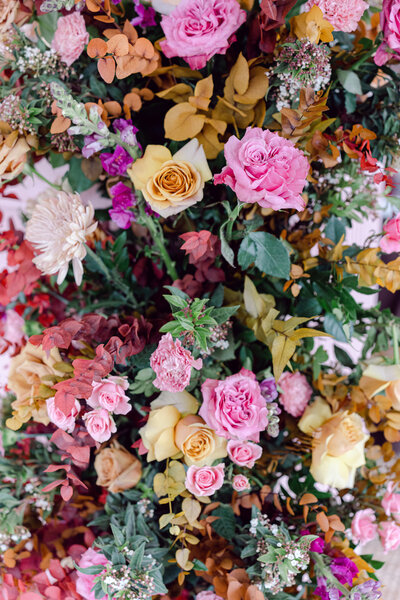 pink and boho wedding florals inspo