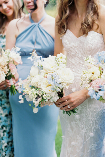 bridal bouquet and dress details at catskills wedding at onteora club