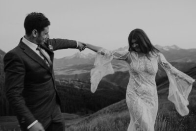 Couple dances in the mountains during their Colorado elopement