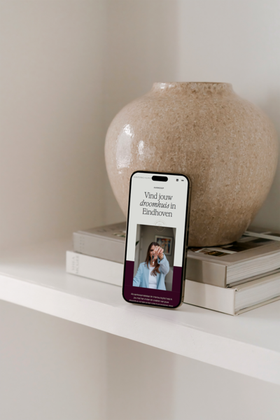 Blog omslag op ipad voor Listing and living