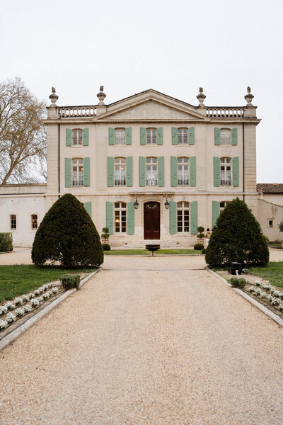 Destination photographer at château de Tourreau in Provence