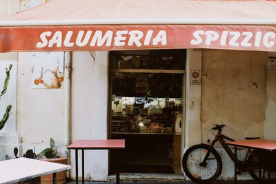 Image of travel photography of pizza restaurant from Luxury videographer at ADP Studio