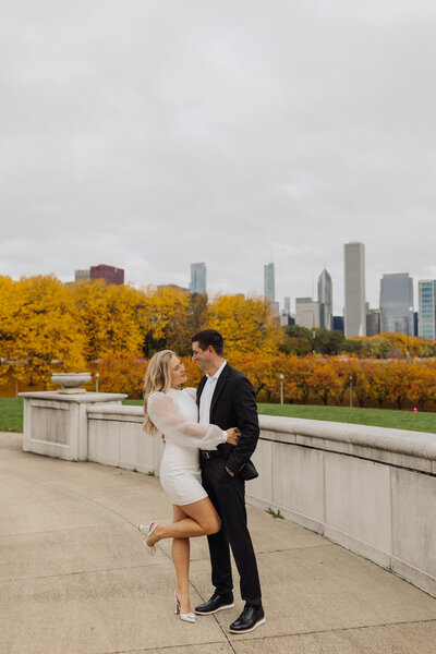 GIF of a couple in Chicago during the fall