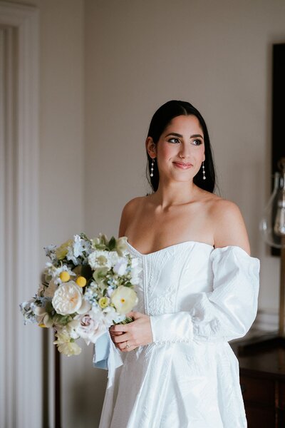 Bride holding bouquet