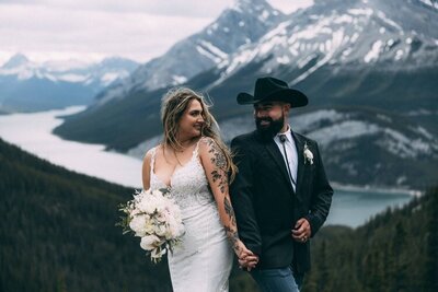 Discover intimate elopements & heartfelt moments in stunning Alberta locations. Find inspiration & tips for your special day on the blog.