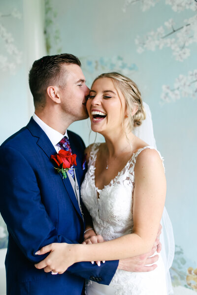 couple-laughing-together-at-luxury-wedding-at-wasing-park