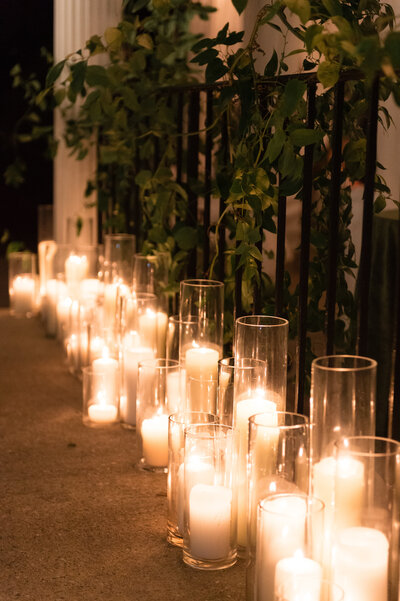 MD-wedding-florist-Ceresville-Mansion-winter-wedding-candle-decor