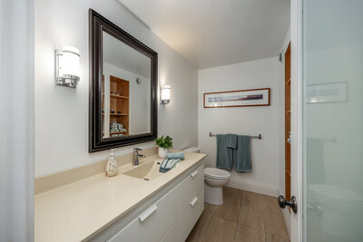 13762 Loyalist Parkway bsmt bath (2)