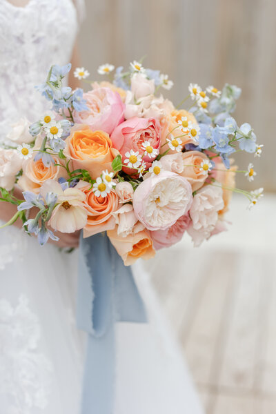 Wedding florist at Celebrations at the Bay in Maryland. Spring floral arrangements.