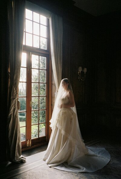 rebecca-kerr-photography-analogue- hedsor-house-bride
