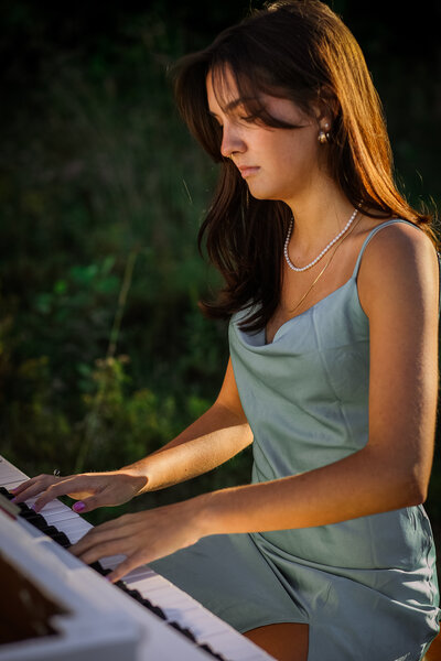 Graduating Senior playing the piano | Senior Photo Session