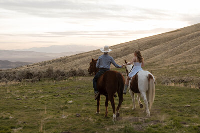 senior.session.with.horses.spring.in.the.meadows.golden.hour-281