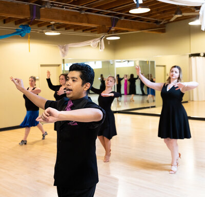 Group Class learning ballroom dancing at Dancers Studio, St. Paul, MN.