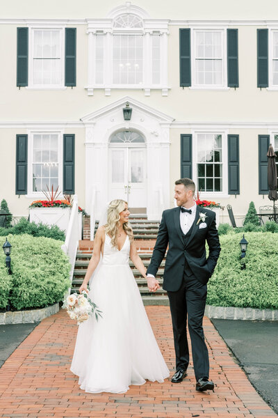 Kirsten Ann Photography is a Philadelphia wedding photography company. Kirsten specializes in wedding, engagement, and editorial photography.