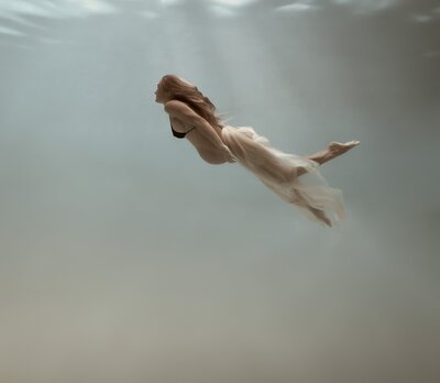 HOLLY-MCLEAN-PHOTO-SALLY-6205-4-2